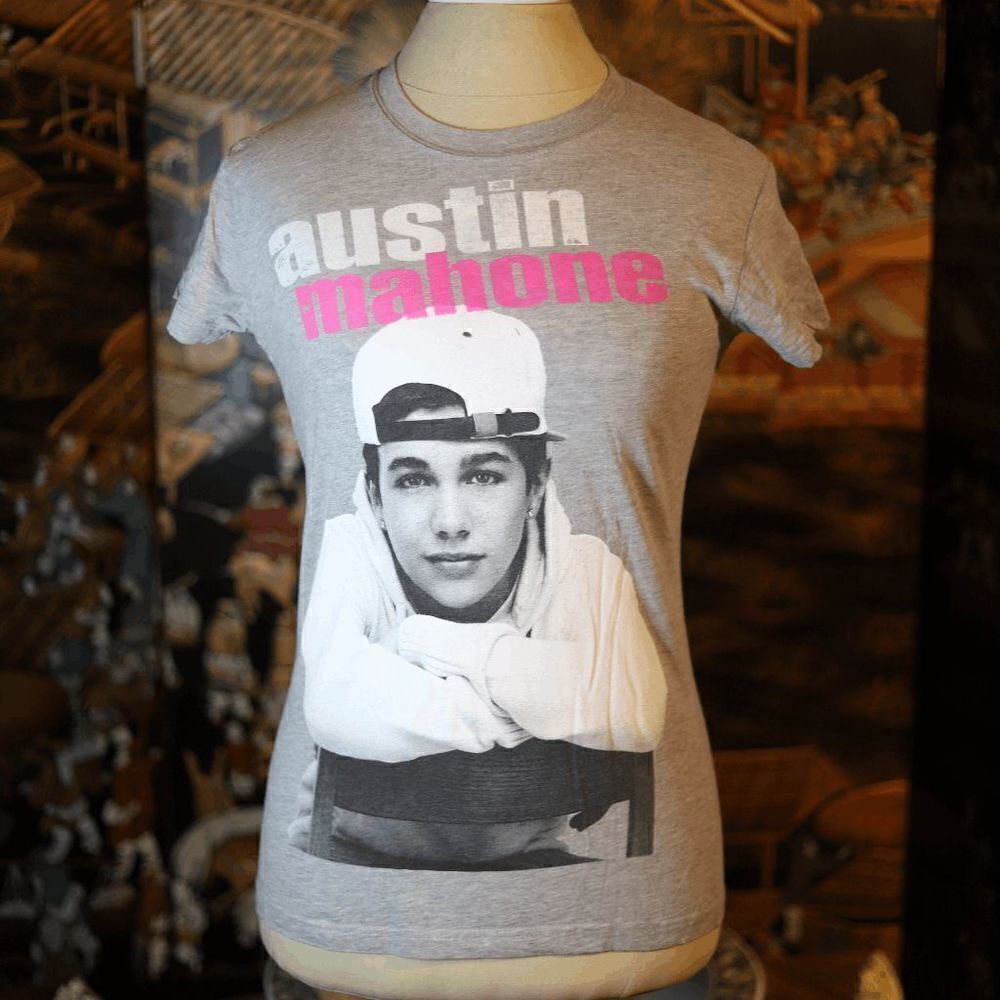 Medium Austin Mahone Woman's Band Tee